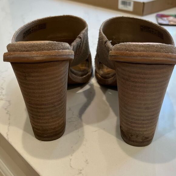 UGG Celia Grey Suede Cutout Slide Heels Sandals Heeled Open Toe Mules Sz 6.5 - Picture 6 of 11